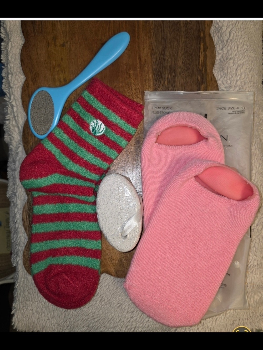 Halston Heritage Aloe Spa Socks Pumice Stone Large #BEA17 - Picture 3 of 6